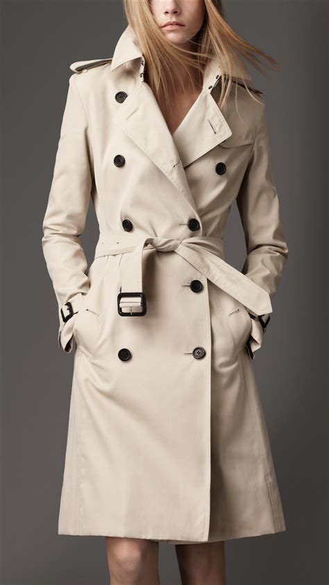 trench coat beige burberry.